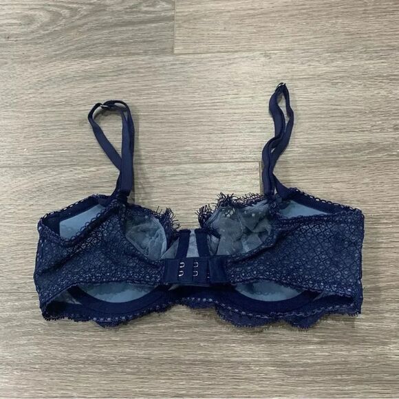 3/$25 ✺ Victoria's Secret Lace Navy Blue Underwire  Unlined Bra 32b - Picture 2 of 3